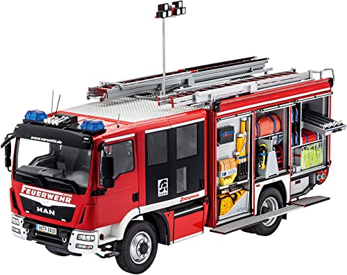 Revell Modellbausatz Schlingmann HLF 20 VARUS 4x4 - Detaillierter Feuerwehrwagen im Maßstab 1:24 - 295 präzise Teile - Features und bewegliche Teile - Geeignet für Modellbauer ab 12 Jahren von Revell