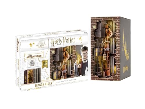 Revell Tiny Adventures, Quidditch Field, Harry Potter, Detaillierte Miniaturwelt des Quidditch Feldes, Handgefertigte Buchstütze, Perfekt für Sammler und Fans der Magie von Revell