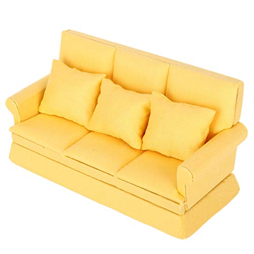 RiToEasysports Puppenhaus-Sofa, 1:12 Puppenhaus-Couch, Hochsimuliertes Puppenhaus-Sofa aus Holz mit DREI Kissen, Wohnzimmermöbel, Puppenhaus-Dekorationszubehör (Gelb) von RiToEasysports