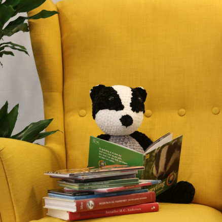 Der Lese-Dachs by Rito Krea - Häkelmuster mit Kit Kuscheltier 50cm Der Lese-Dachs by Rito Krea - Häkelmuster mit Kit Kuscheltier 50cm von Rito Krea