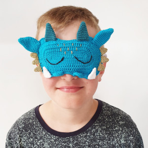 Drachen-Schlafmaske by Rito Krea - Häkelmuster mit Kit Schlafmaske 16x - Drage Sovemaske af Rito Krea - Sovemaske Hækleopskrift 16x11cm von Rito Krea