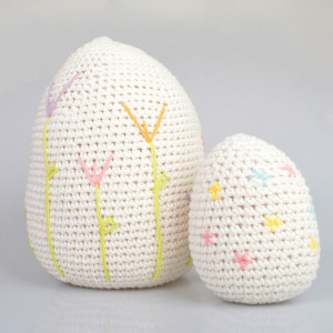 Easter Eggs by Rito Krea - Häkelmuster mit Kit Ostereier 18cm - 31cm - Begge Påskeæg 18cm + 31cm von Rito Krea