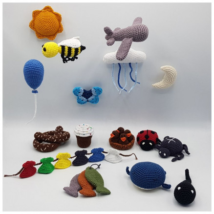 Singendes Etui von Rito Krea - Singende Etui-Figuren Häkelmuster - 16 Stück. Singendes Etui von Rito Krea - Singende Etui-Figuren Häkelmuster - 16 Stück. von Rito Krea