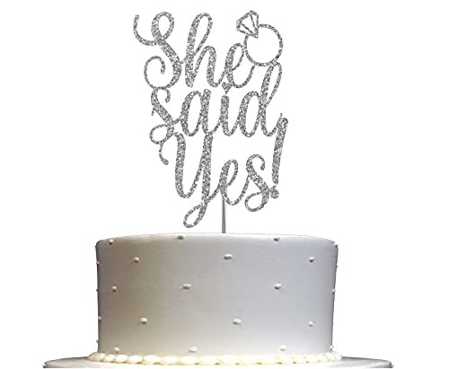 She Said Yes Glitter Cake Topper Hochzeit Party Dekorationen Ideen Jahrestag Junggesellenabschied Verlobung Premium Qualität Dekoration Stabiler Doppelseitiger Glitzer Acryl Stick Made in USA (Silber) von RokAPary