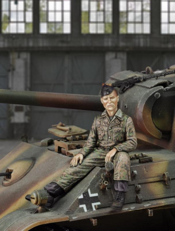 Crewman SS Panzerdivision von Royal Model