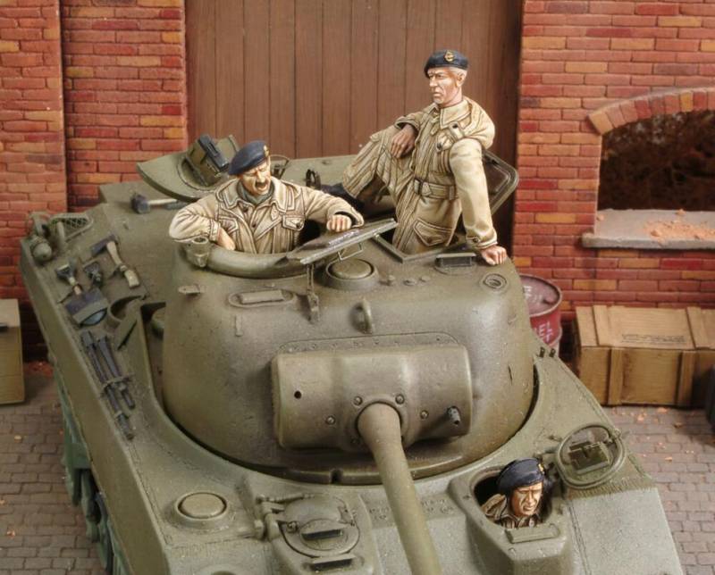 Fire Fly  Tank Crew von Royal Model