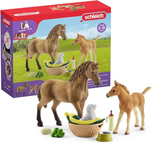 schleich HORSE CLUB 42432 Sarahs Baby Pferde Set - Tierpflege Set mit Fohlen, Pferd und Welpe mit Zubehör Pferde Spielzeug Set für Jungen und Mädchen, Geschenk für Kinder ab 5 Jahren von SCHLEICH