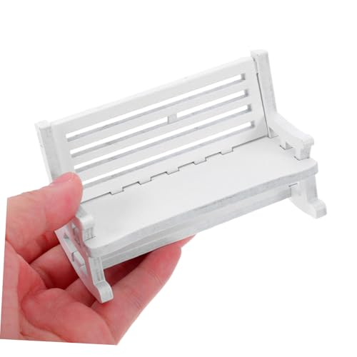 SKISUNO 2 Stück Miniatur Holz Schaukelstuhl Vintage Design Filigrane Handarbeit Dekoratives Puppenhaus Möbel Tischdekoration für Wohnzimmer und Büro SKISUNO 2 Stück Miniatur Holz Schaukelstuhl Vintage Design Filigrane Handarbeit Dekoratives Puppenhaus Möbel Tischdekoration für Wohnzimmer und Büro von SKISUNO