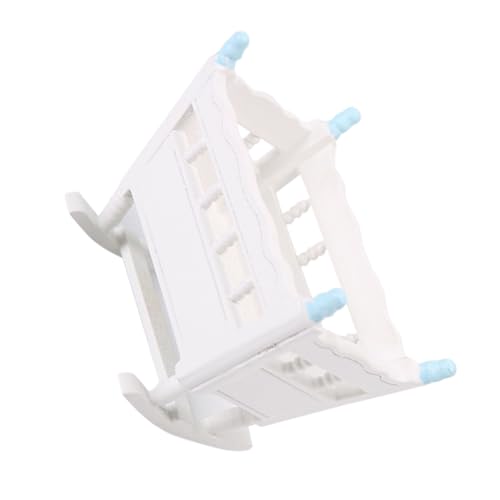 SKISUNO Mini Puppenwiege aus Stabilem Holz Realistisch Gestaltetes Babybett für Puppenhäuser Leicht und Kompakt für Mini Möbel Sammler und Kindgerechte Raumdekoration in Blau SKISUNO Mini Puppenwiege aus Stabilem Holz Realistisch Gestaltetes Babybett für Puppenhäuser Leicht und Kompakt für Mini Möbel Sammler und Kindgerechte Raumdekoration in Blau von SKISUNO
