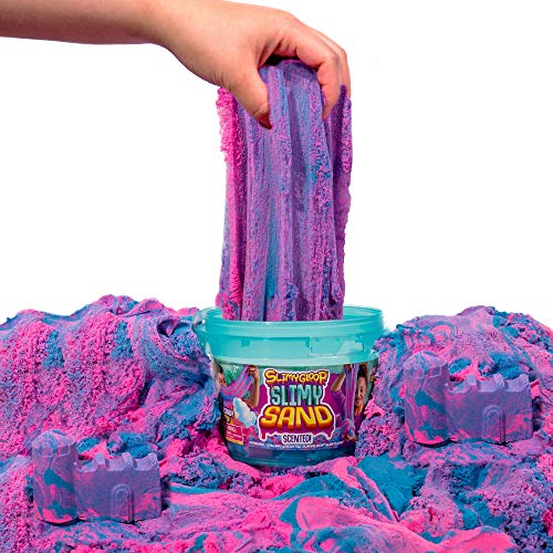 SLIMYSAND by Horizon Group USA 0.7 kg of Moldable, Stretchable, Expandable Play Sand, Neon Pink & Blue Cotton Candy Scented, Slimy Play Sand in Reusable Bucket, Non Stick, A Sensory Activity von SLIMYSAND