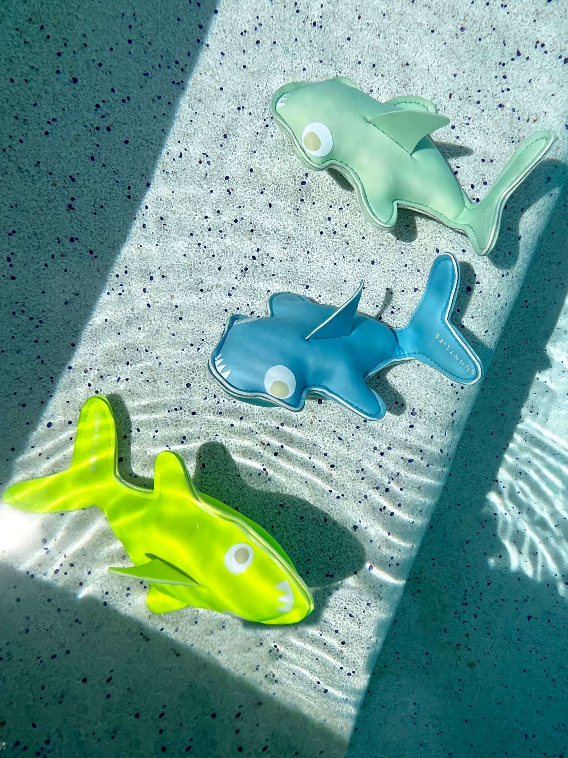 SUNNYLiFE Tauchspielzeuge 3er-Pack, Salty the Shark SUNNYLiFE Tauchspielzeuge 3er-Pack, Salty the Shark von SUNNYLiFE