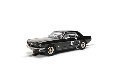 Ford Mustang, schwarz und goldfarben von Scalextric