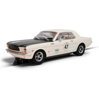 SCALEXTRIC 81006837 1:32 Ford Mustang, Bill and Frot Shepherd, Goodwood Revival von Scalextric