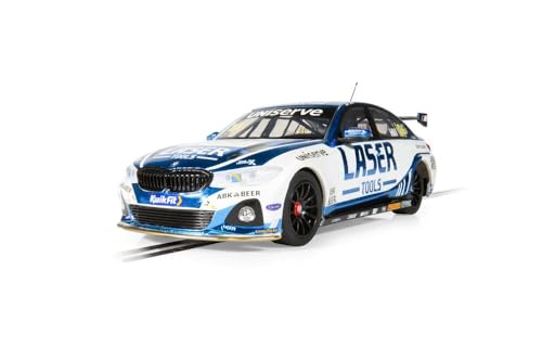 Scalextric Cars – C4526 BMW 330e NGTC – Laserwerkzeuge – Jake Hill 2023 – Spielzeug-Schlitzauto zur Verwendung Rennstrecken oder -Set – Geschenkideen für kleine Kinder von Scalextric