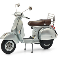 SCHUCO 450667200 1:10 VESPA PX 125 70 YEARS silber von Schuco