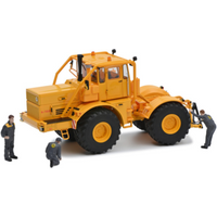 SCHUCO 450784600 1:32 Kirovets K700 mit Figuren von Schuco