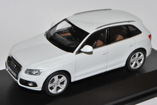 Schuco A-U-D-I Q5 Gletscher Weiss Ab Facelift 2012 1/43 Modell Auto mit individiuellem Wunschkennzeichen von Schuco