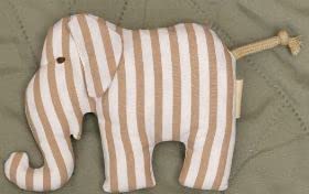 Senger Naturwelt Natur Pur Greiftier Elefant, beige gestreift, ab 0 Monaten, Made in Europe von Senger Naturwelt