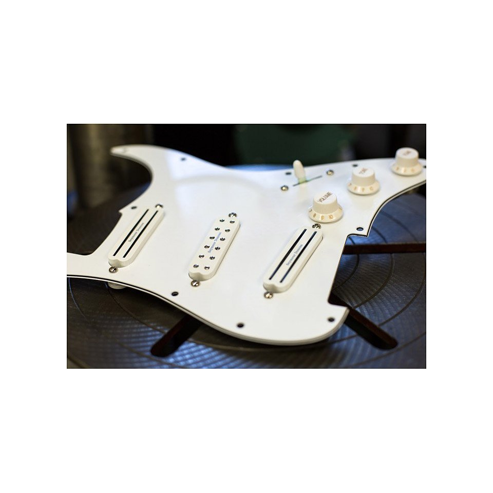 Seymour Duncan Dave Murray Loaded Pickguard White Pickup E-Gitarre von Seymour Duncan