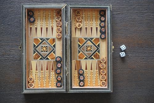 Handmade Mother of Pearl Chess Board and Backgammon & Checkers Set – Compact Travel small Size Amazing Middle eastren Artwork von Silverback Milano