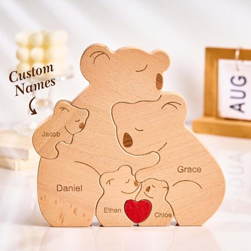 Personalisiertes Holzkunstpuzzle der Koalasfamilie mit 1-8 Namen, Holz Koala Skulpturen Desktop Ornament Weihnachts Home Tischdekoration, Geschenk für Familie, Oma, Opa Mama, Papa von Smile lab