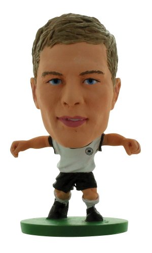 SoccerStarz SOC578 - Deutsch Nationalmannschaft Holger Badstuber, Heimtrikot von SoccerStarz