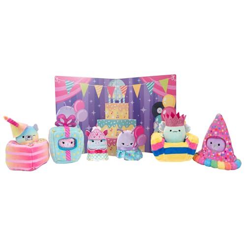 Squishville Original Squishmallows Birthday Bash Set - Sechs exklusive 5,1 cm Squishmallows Plüsch, vier Kostüme und Zubehör und ein Pop-Up-Spieldisplay - Spielzeug für Kinder von Squishville