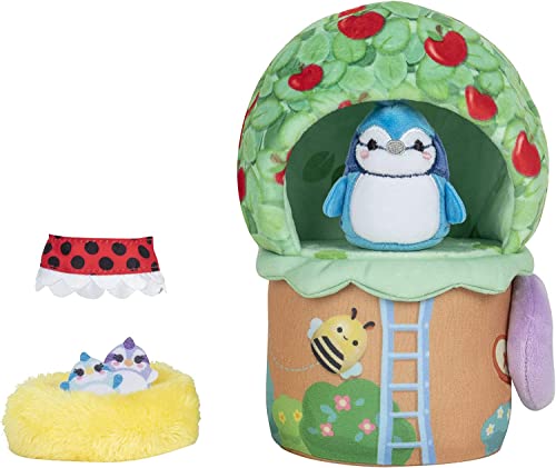 Squishville SQM0209 Deluxe TipTop Enthält 5,1 cm Babs The Blue Jay Plüsch, Marienkäferkleid, Vogelnest und Baumhaus Spielszene – Spielzeug für Kinder, Mehrfarbig von Squishville