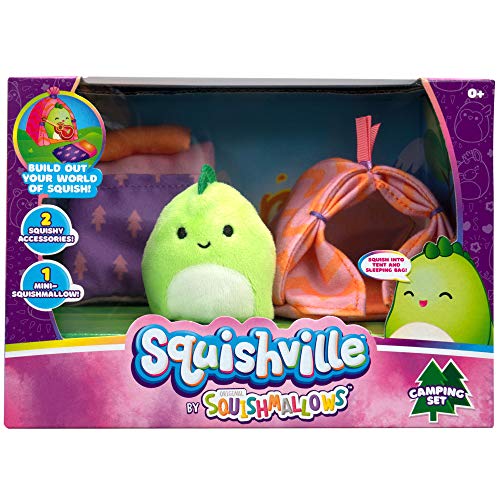 Squishville by Squishmallows Mini Plüsch Zimmer Zubehör Set, Camping, 2 Zoll Danny Soft Mini Squishmallow und 2 Plüsch Zubehör, Marshmallow-Soft Tiere, Camping Spielzeug von Squishville