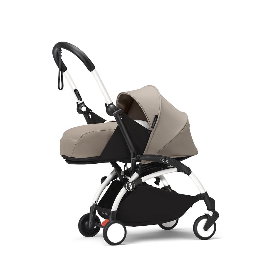 Stokke® Kinderwagen YOYO³ Gestell white inkl. 0+ Neugeborenenaufsatz Taupe von Stokke