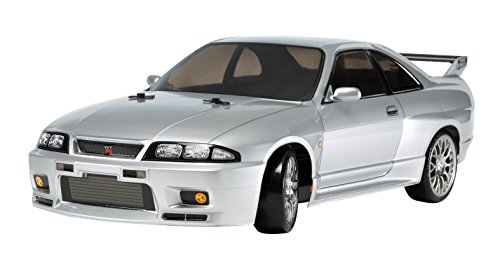 TAMIYA 300058604 - 1:10 RC Nissan Skyline GT-R R33 (TT-02D), Silber, Schwarz von TAMIYA