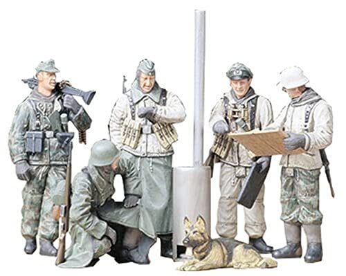 Tamiya 35212 1/35 German Soldiers at Field Briefing von TAMIYA