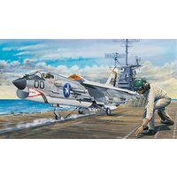 TRUMPETER 752272 1:32 F8E Crusader von TRUMPETER