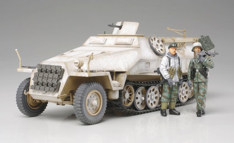 Sd.Kfz.251/1 Ausf.D Halbkette (2 Figuren) von Tamiya