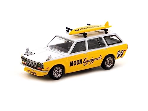 Tarmac T64G-026-ME1 Datsun Bluebird 510 Wagon Moon Equipped gelb/Weiss Maßstab 1:64 Modellauto von Tarmac Works