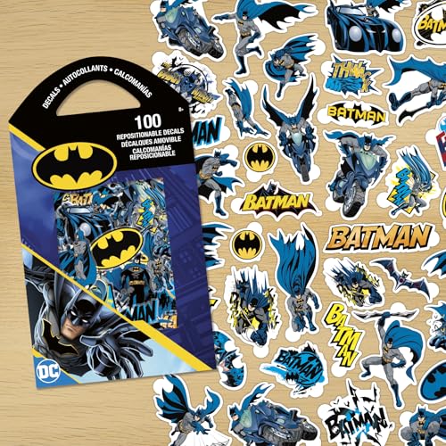 Trends International Batman – Aufkleber-Sortimentspackung (100er-Pack) für DC Comics Fans: Vinyl-Aufkleber in Blau, Trendig, Cartoon-Muster, Irreguläre Form, Indoor-Gebrauch, Sticker-Set, Sticker von Trends International