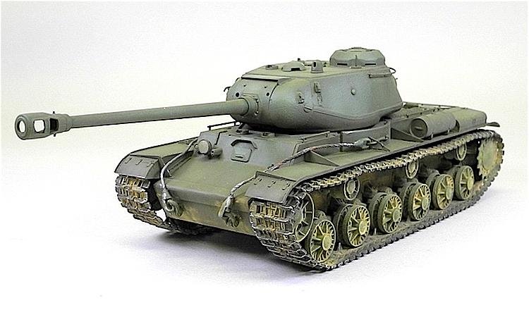 Soviet KV-122 Heavy Tank von Trumpeter