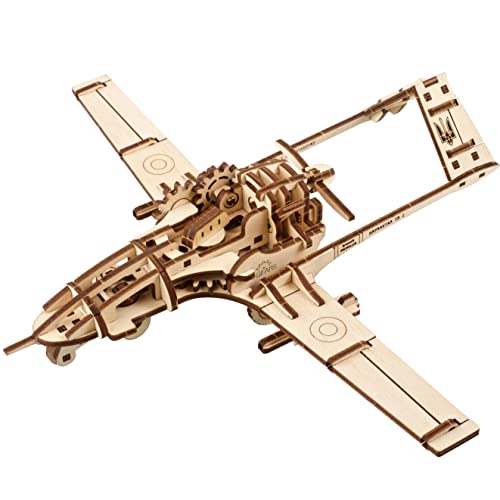 UGEARS Kampfdrohne Bayraktar TB2 Modellbausatz - Holzbausatz Flugzeug Drohne 3D Puzzle mit Ruders, Querruder, Überwachungskamera und lösbarem Flugkörper - DIY 3D Holzpuzzle Erwachsene und Kinder von UGEARS