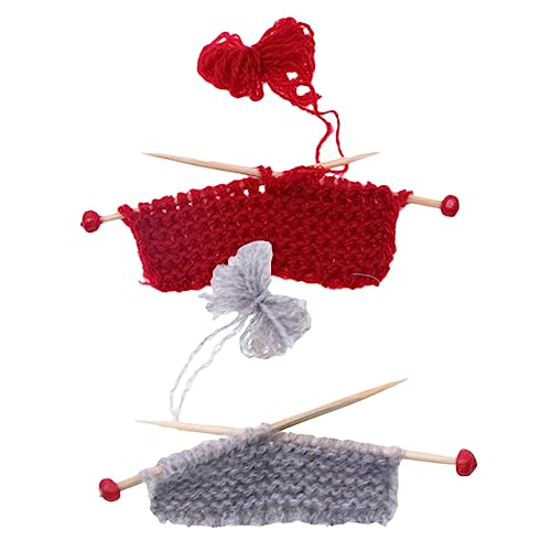 UKCOCO 2 Stück Miniatur Strickpullover Figuren Langlebige Farbige Puppenhaus Deko Vielseitige Handgestrickte Modellornamente für Realistische Miniaturlandschaften und Spielszene UKCOCO 2 Stück Miniatur Strickpullover Figuren Langlebige Farbige Puppenhaus Deko Vielseitige Handgestrickte Modellornamente für Realistische Miniaturlandschaften und Spielszene von UKCOCO