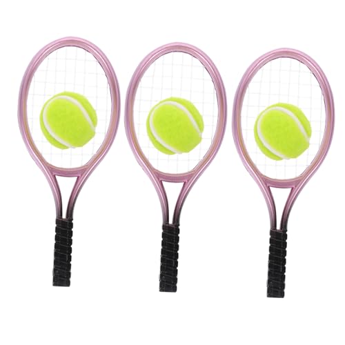 UPKOCH Tennisball 3 Sets Tennisschläger Tennisschläger Fledermäuse Böden Bälle Schlägerspieler Badminton Mini Basketball Netz Dekorative Tennisschläger Dekorpuppenzubehör Zierwerkzeugdekorplastik von UPKOCH