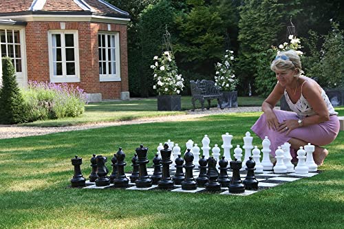 Übergames Garten Schach Figuren aus langlebigem PVC , für Freiland Garten und Parks - UV Geschützt - ohne Spielbrett - 30 cm hohe Konig - Detaillierte Figuren von Uber Games