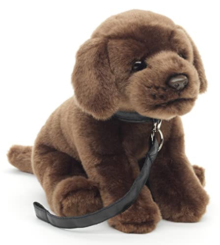 Uni-Toys - Labrador Welpe (braun), mit Leine - 23 cm (Höhe) - Plüsch-Hund - Plüschtier, Kuscheltier von Uni-Toys