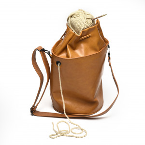 Unwind Stricktasche Rund Hellbraun PU-Leder Ø22cm 41cm von Unwind