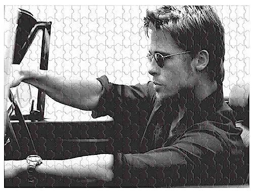 Für Erwachsene, 500 Teile Holzpuzzle, Bild von Brad Pitt, amerikanischer berühmter Filmstar, 52 x 38 cm Für Erwachsene, 500 Teile Holzpuzzle, Bild von Brad Pitt, amerikanischer berühmter Filmstar, 52 x 38 cm von VAKUUM