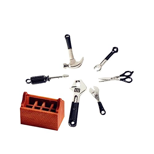 Vaguelly 7 Stück Teiliges Mini Werkzeugkasten Set aus Langlebiger Legierung mit Mini Hammer und Schraubenschlüssel Holz Box zur Aufbewahrung Leicht und Detailreich für Puppenhaus und Vaguelly 7 Stück Teiliges Mini Werkzeugkasten Set aus Langlebiger Legierung mit Mini Hammer und Schraubenschlüssel Holz Box zur Aufbewahrung Leicht und Detailreich für Puppenhaus und von Vaguelly