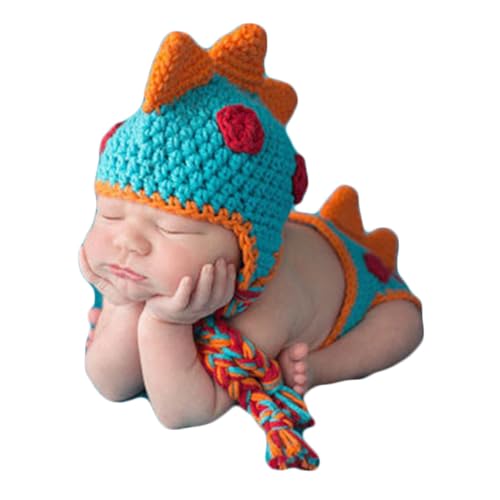 Vemonllas Foto-Requisiten für Neugeborene, Dinosaurier-Outfit, Foto-Requisite, Dino Helm, Mütze, Windelüberzug, Baby-Häkel-Kostüm, Neugeborenen-Fotoshooting (Blau – Orange Spikes) von Vemonllas