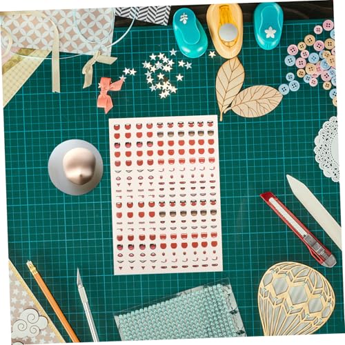 WEKAMOS Selbstklebende Mundaufkleber aus Hochwertigem Papier Vielseitige Cartoon Designs für DIY Figuren und Bastelbedarf Langlebig Farbecht für Clay Puppen und Handwerksprojekte WEKAMOS Selbstklebende Mundaufkleber aus Hochwertigem Papier Vielseitige Cartoon Designs für DIY Figuren und Bastelbedarf Langlebig Farbecht für Clay Puppen und Handwerksprojekte von WEKAMOS