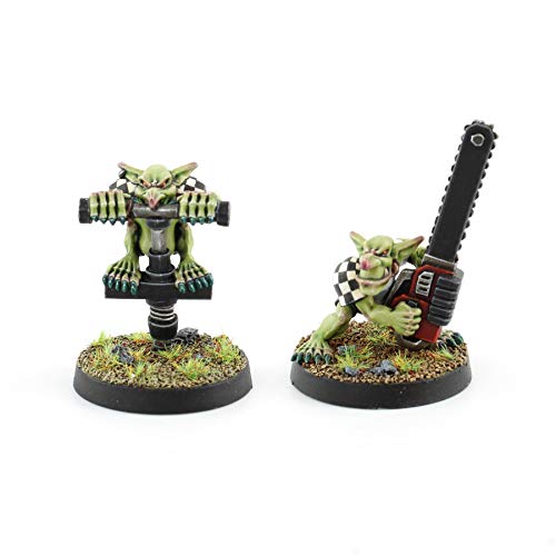 War World Gaming Gutrot Greenskins - Starspieler Kettensäge- und Pogo Stick-Kobolde - 28mm Fantasie Fußball Miniatur Figur Mini Kobold für Blood Bowl Sammlerstück Bemalen Gelände Modellbau von War World Gaming