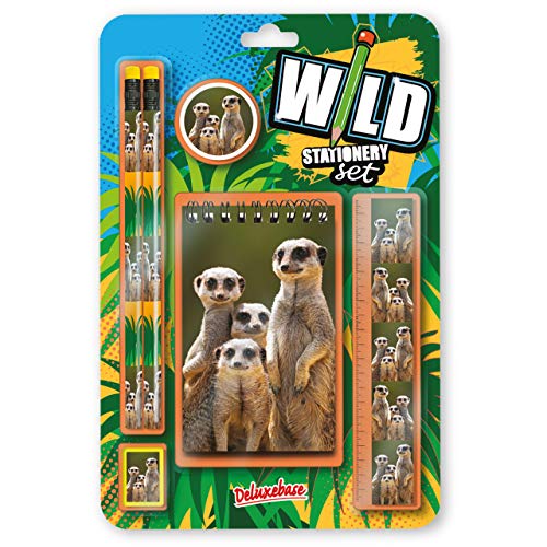 Wild Stationery Set - Erdmännchen von Deluxebase. Diese niedlichen Stationären Schulsets für Mädchen und Jungen enthalten 2 Bleistifte, Radiergummi, Spitzer, Lineal und Notizbuch von Deluxebase