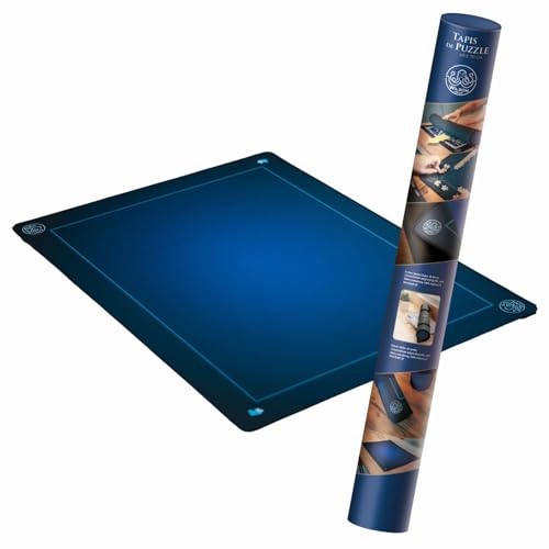 Wilson Jeux - Puzzlematte aus Neopren, 90 cm x 60 cm, für Puzzle mit bis zu 1000 Teilen – Glatte und weiche Oberfläche für eine einfache Montage – rutschfeste Oberfläche – Rolle und Gurte im Wilson Jeux - Puzzlematte aus Neopren, 90 cm x 60 cm, für Puzzle mit bis zu 1000 Teilen – Glatte und weiche Oberfläche für eine einfache Montage – rutschfeste Oberfläche – Rolle und Gurte im von Wilson jeux